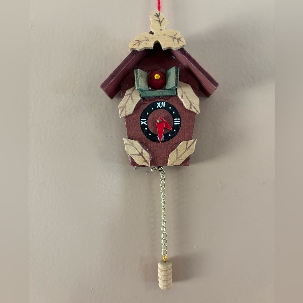 {Vintage} Charming Brown Cuckoo Clock Ornament
